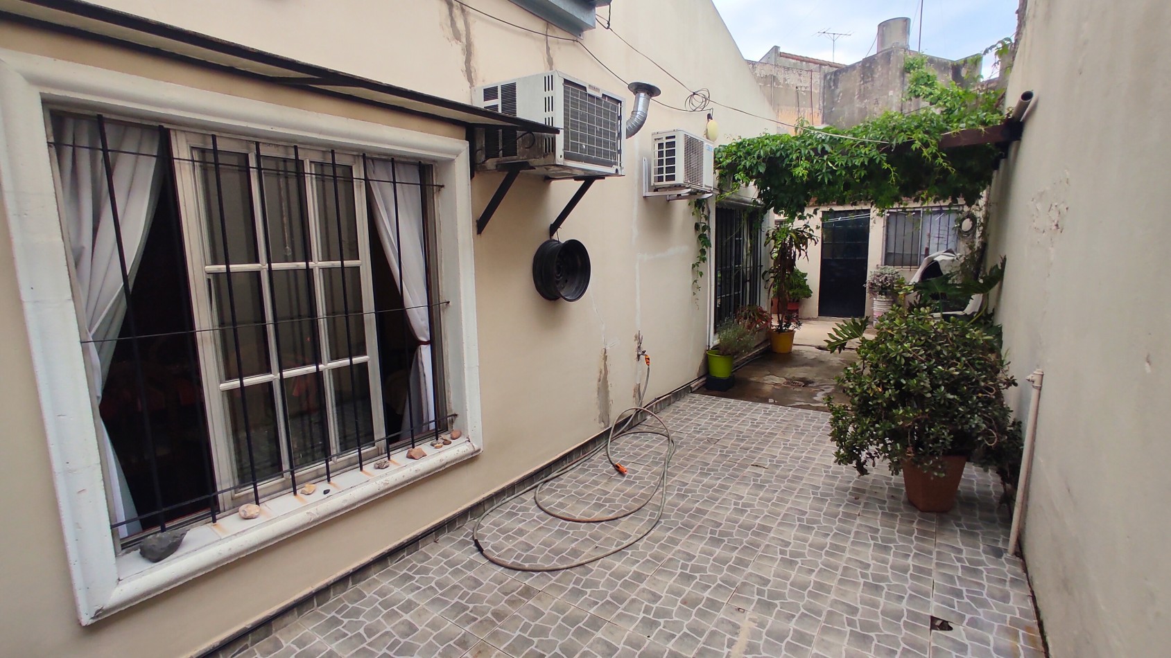 Casa 4 ambientes en Jose Leon Suarez