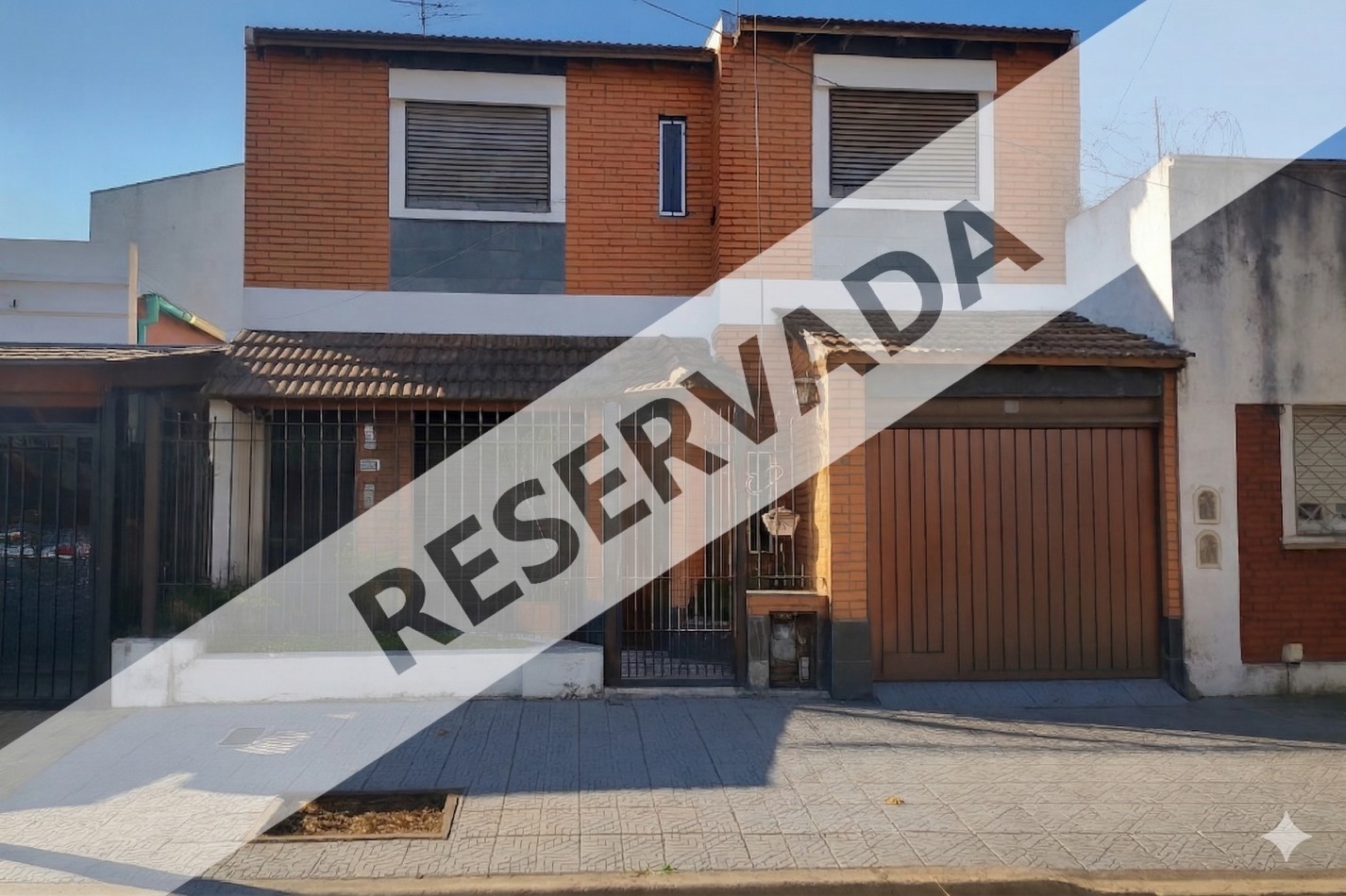 CASA 5 AMBIENTES EN DOS PLANTAS - SAN ANDRES